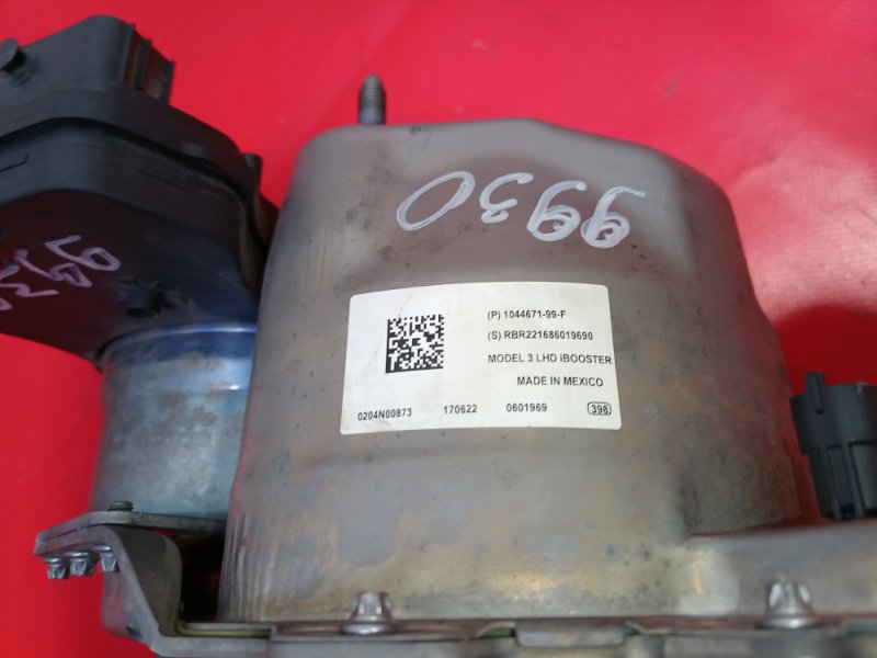 Вакуумный насос тормозов Model 3 2022