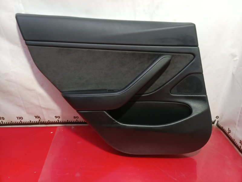 Обшивка боковой двери задняя левая Tesla Model 3 2023 1090413-01-L Б/У