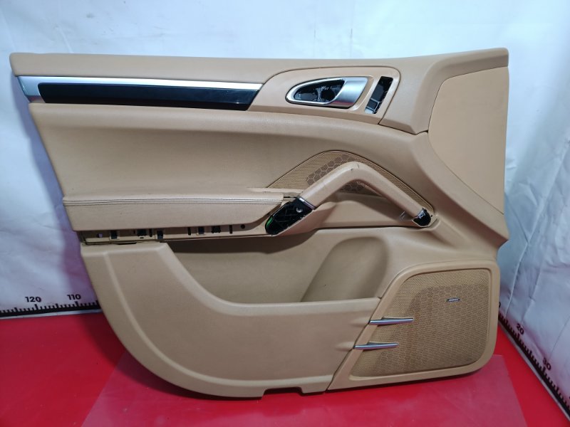 Обшивка боковой двери передняя левая Porsche Cayenne 2012 958 3 7P5867011C Б/У