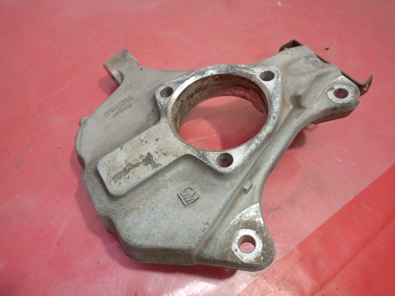 Цапфа передняя левая Cadillac Escalade 2015 ESV (L86) ENGINE GAS 22842314 Б/У