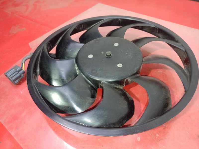Диффузор радиатора Model 3 2021