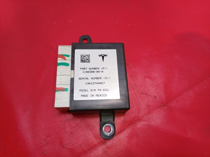Блок управления Tesla Model X 2016 110030800A Б/У