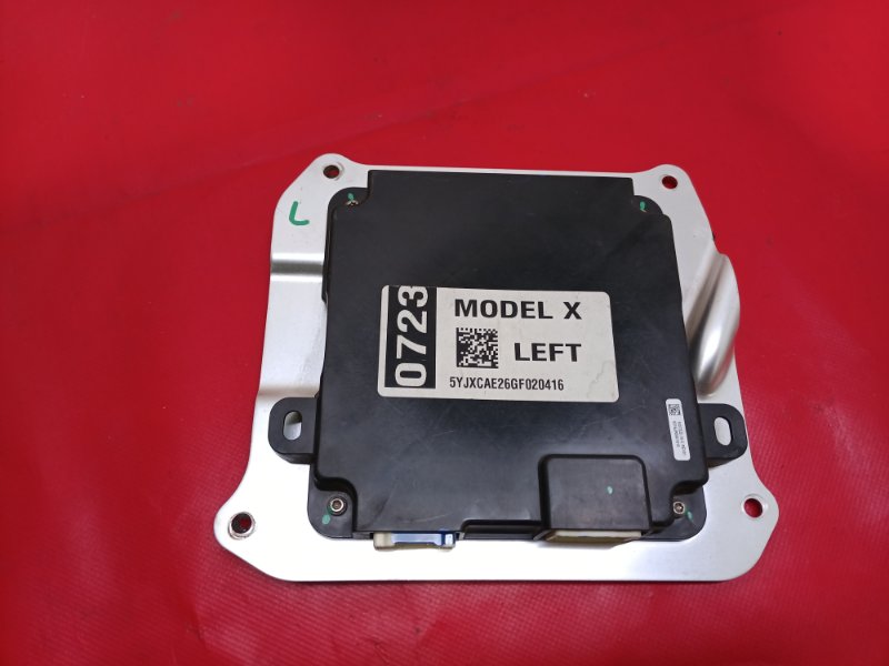 Блок управления передний левый Tesla Model 3 2021 Electro 103722210C Б/У