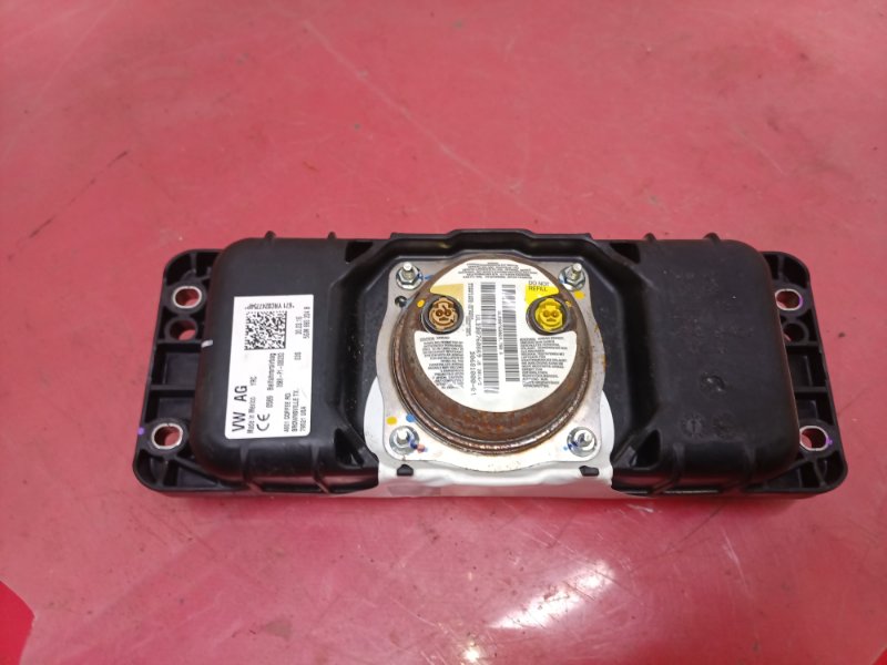 Подушка безопасности передняя правая VolksWagen E-Golf 2016 MK7 Electro 5GM880204B Б/У