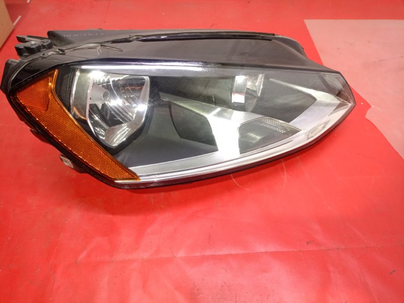 Фара галогеновая передняя правая VolksWagen E-Golf 2016 MK7 Electro 5G0941006C Б/У