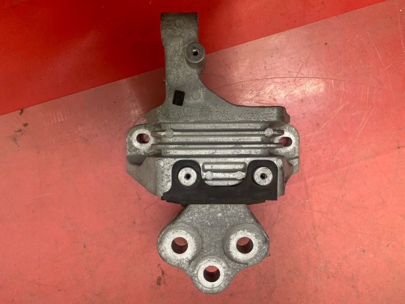 Подушка двигателя левая JEEP Cherokee 2021 2.4 EDE P68418876AB Б/У