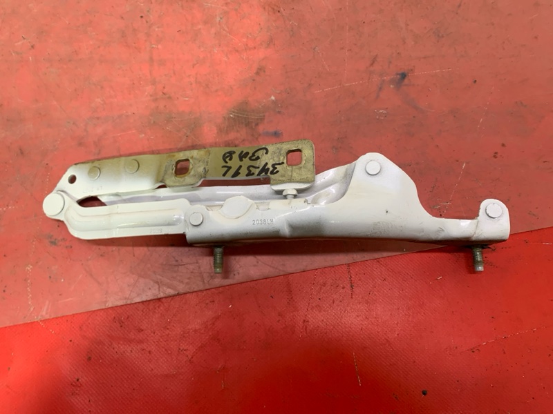Петля крышки багажника левая Tesla Model 3 2021 Electro 155148200C Б/У