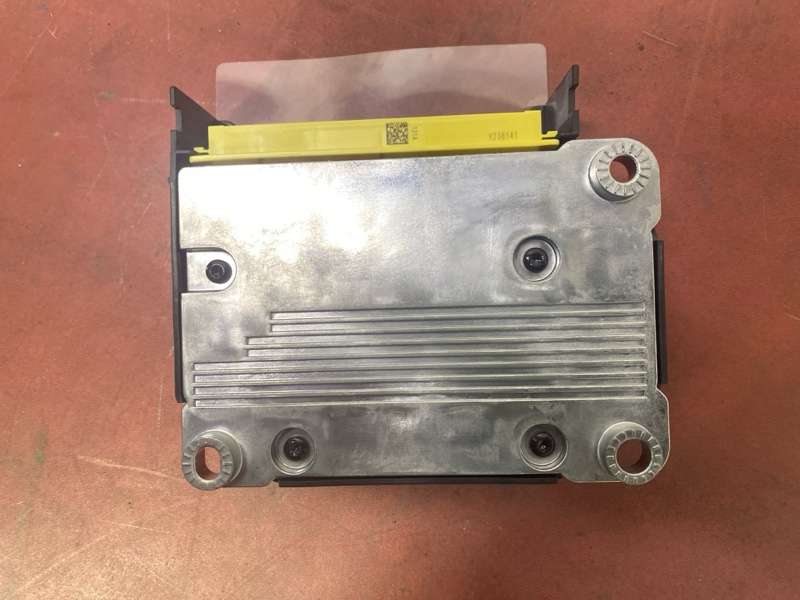 Блок управления SRS Mazda3 2024 Skyactiv-G 2.5 PY-VPS PYZ8-02-300B