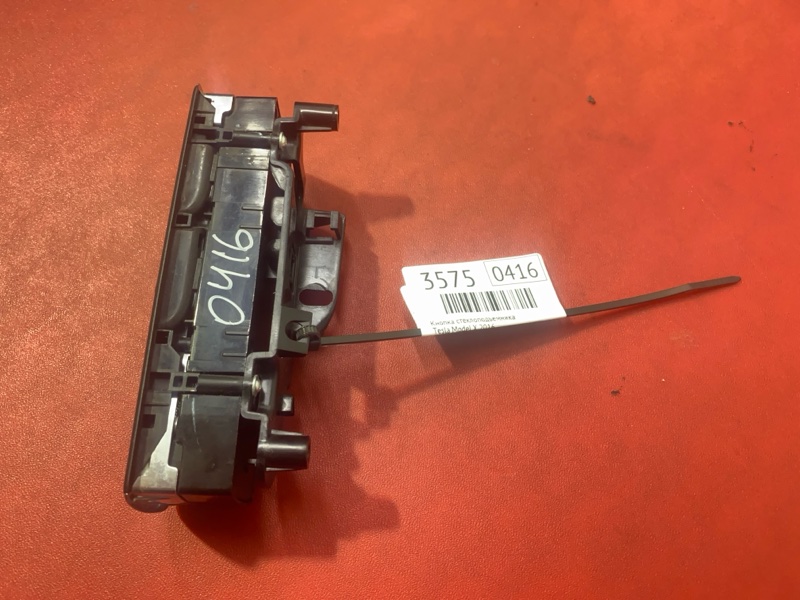 Кнопка стеклоподъемника Tesla Model X 2016 10021551 Б/У