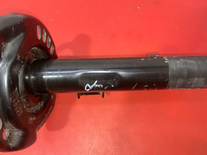 Амортизатор подвески передний правый Mazda Mazda3 Skyactiv-G 2.5 PY-VPS PYZ8-02-300B