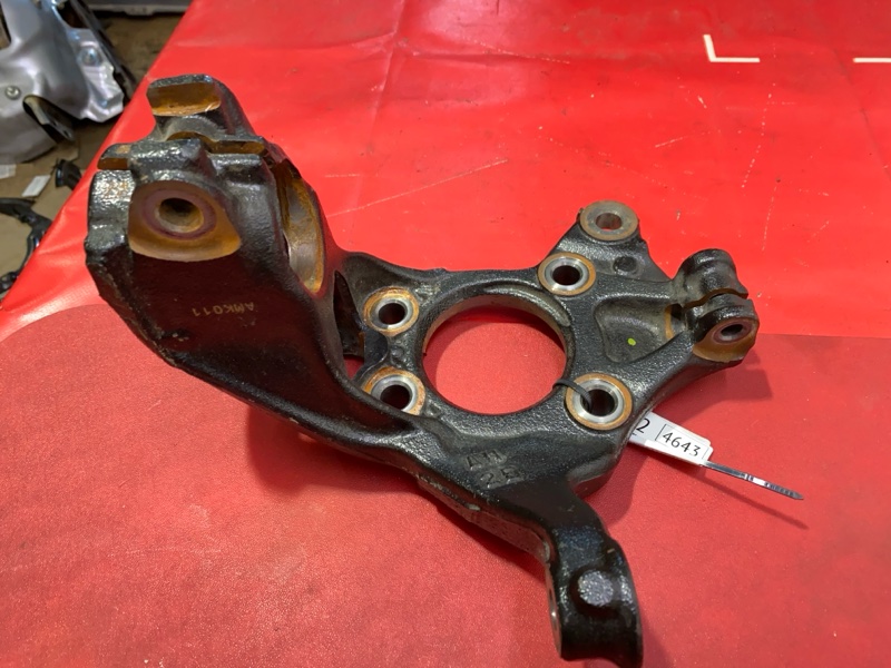 Цапфа левая Mazda3 2024 Skyactiv-G 2.5 PY-VPS PYZ8-02-300B