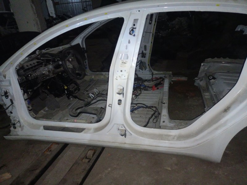 Центральная стойка кузова левая Tesla Model 3 2021 Electro 1504887S0B Б/У