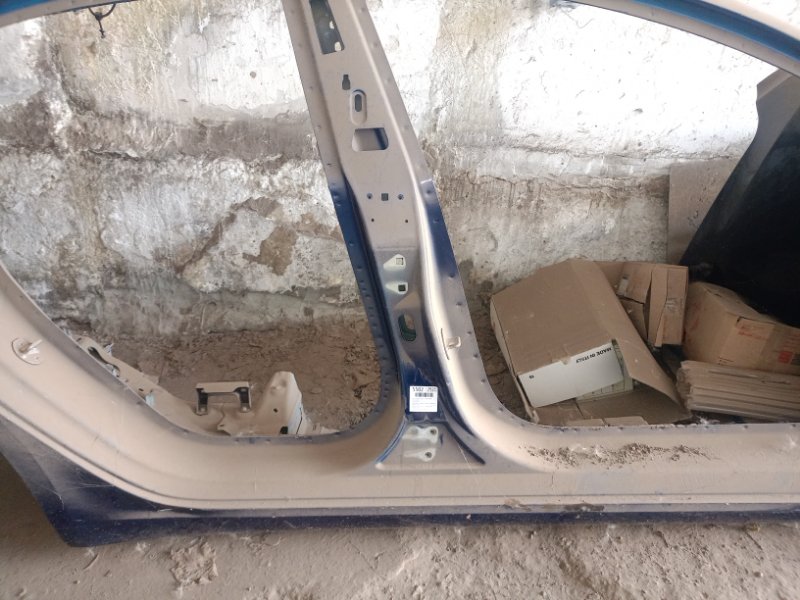 Центральная стойка кузова правая Tesla Model 3 2023 1504888S0B Б/У