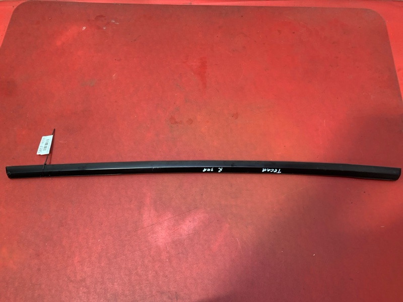 Молдинг двери задний правый Tesla Model 3 2023 108074600F Б/У