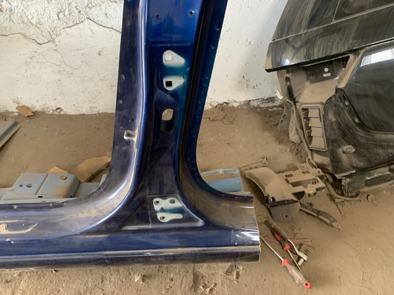 Центральная стойка кузова левая Tesla Model 3