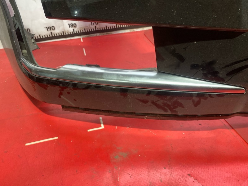 Запчасть молдинг бампера передний правый Cadillac Escalade 2015 ESV (L86) ENGINE GAS 22968428 Б/У Молдинг бампера передний правый Cadillac Escalade 2015 ESV (L86) ENGINE GAS 22968428 Б/У