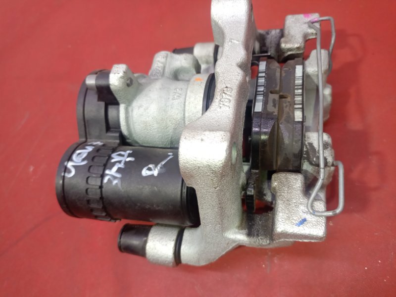 Суппорт тормозной задний правый Mazda3 2024 Skyactiv-G 2.5 PY-VPS PYZ8-02-300B