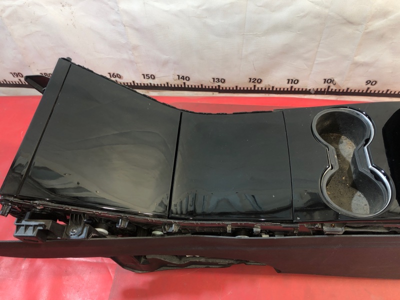 Консоль центральная Model Y 2020
