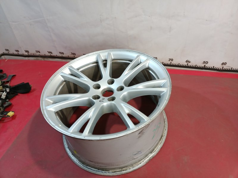 Колесный диск Tesla Model Y