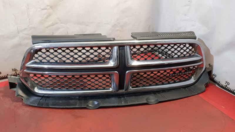 Решетка радиатора Dodge Durango 2012 3.6L VVT 57010709AJ Б/У