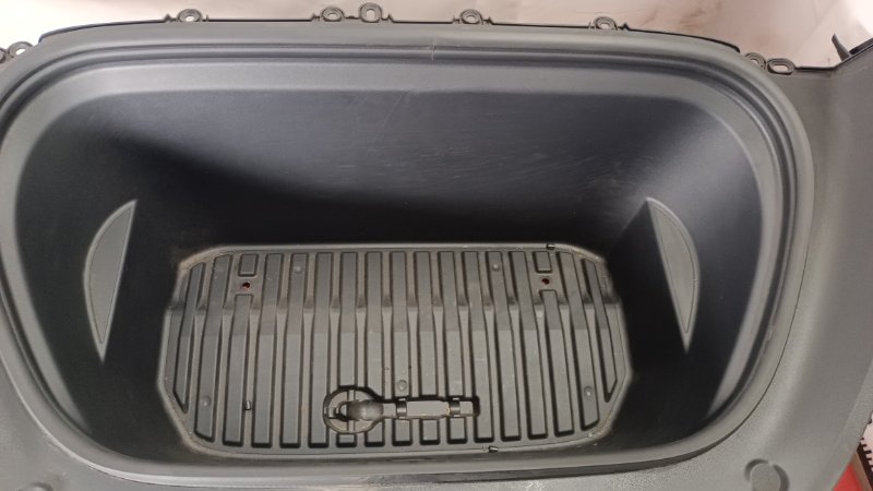 Корыто переднего багажника Tesla Model Y 12/2023