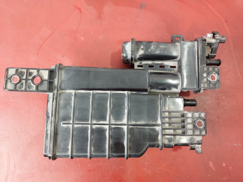 Запчасть фильтр топливный Nissan Rogue T33 2023 T33 1.5L 149506RR1A Б/У Фильтр топливный Nissan Rogue T33 2023 T33 1.5L 149506RR1A Б/У