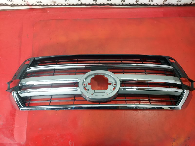 Решетка радиатора Toyota Land Cruiser 200