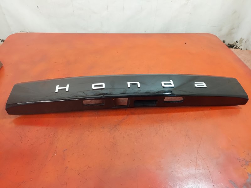 Накладка двери багажника PROLOGUE 2024 Electro Накладка двери багажника PROLOGUE 2024 Electro