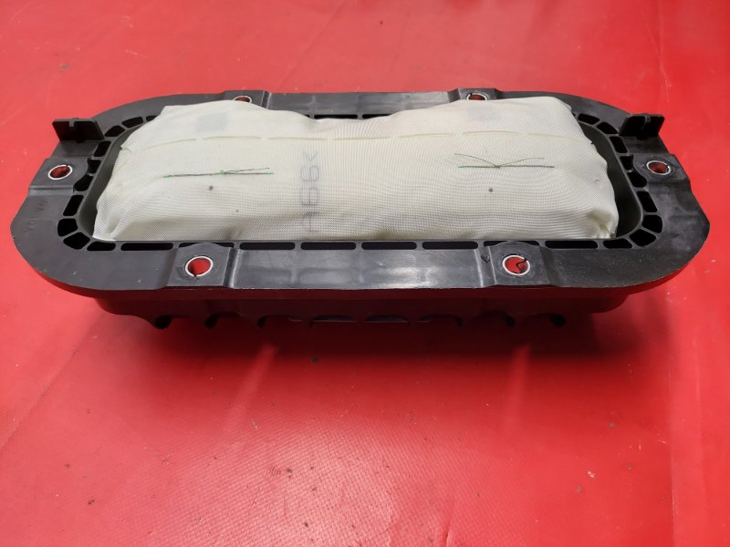 Подушка безопасности правая Polestar 2 2022 Подушка безопасности правая Polestar 2 2022