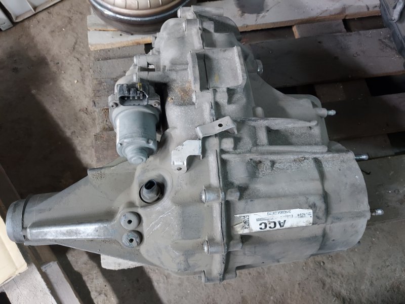 Запчасть раздаточная коробка Cadillac Escalade 2015 ESV (L86) ENGINE GAS 23164254 Б/У Раздаточная коробка Cadillac Escalade 2015 ESV (L86) ENGINE GAS 23164254 Б/У