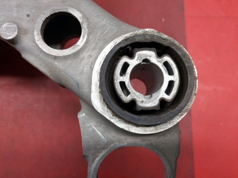 Подрамник задний Polestar Polestar 2 Подрамник задний Polestar Polestar 2