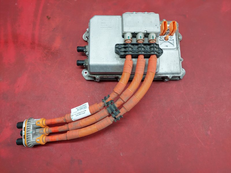 Запчасть инвертор задний Polestar Polestar 2 2022 32335807 Б/У Инвертор задний Polestar Polestar 2 2022 32335807 Б/У