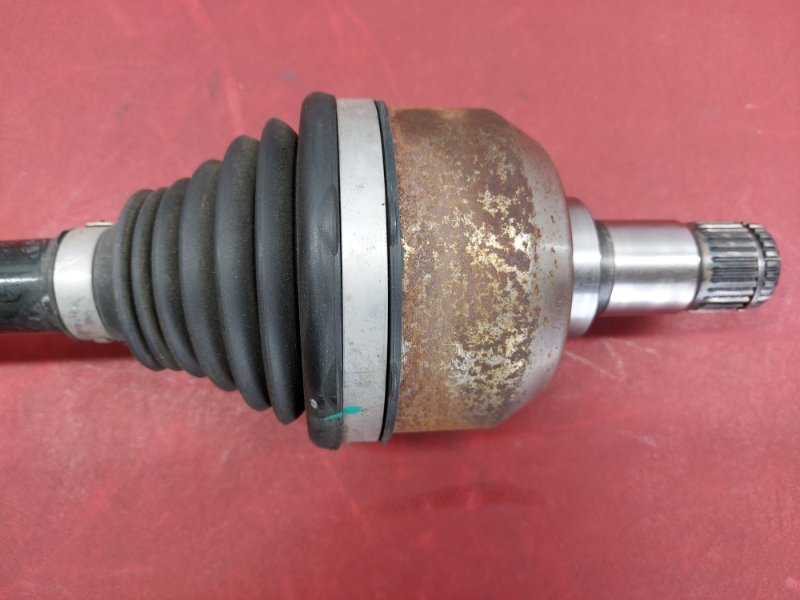 Полуось моста задний левый Polestar Polestar 2 Полуось моста задний левый Polestar Polestar 2