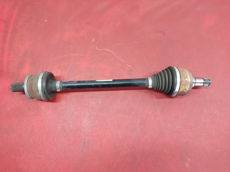 Полуось моста задний левый Polestar 2 2022 Полуось моста задний левый Polestar 2 2022