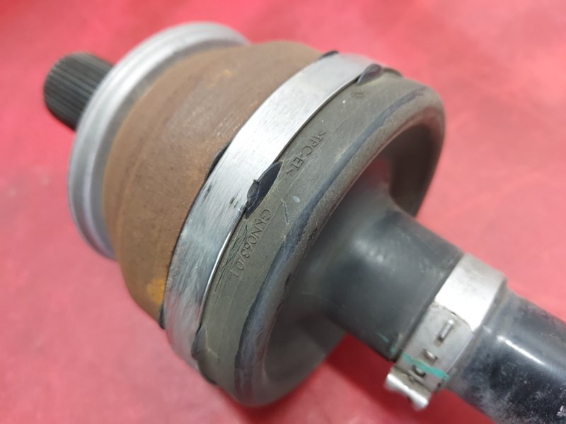 Полуось моста задний правый Polestar 2 2022 Полуось моста задний правый Polestar 2 2022