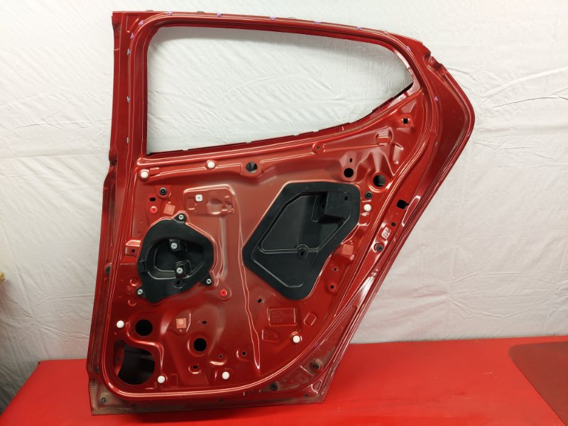 Дверь боковая задняя правая Mazda3 Hatchback 2020 BP Дверь боковая задняя правая Mazda3 Hatchback 2020 BP