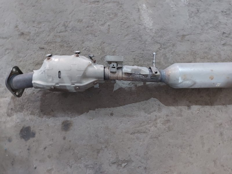 Средняя часть глушителя Mazda3 Hatchback 2020 BP Средняя часть глушителя Mazda3 Hatchback 2020 BP