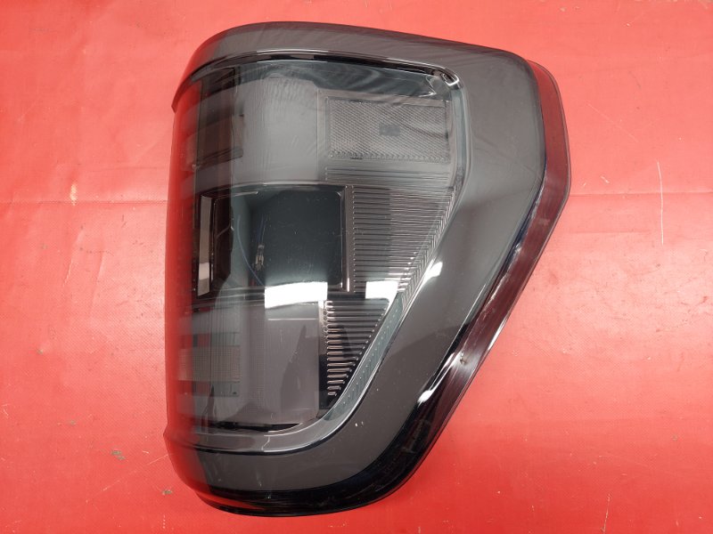 Запчасть фонарь заднего хода задний правый FORD Ranger 2021 T8 2.3L KB3Z13404F Б/У Фонарь заднего хода задний правый FORD Ranger 2021 T8 2.3L KB3Z13404F Б/У