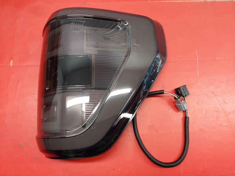 Фонарь заднего хода задний правый FORD Ranger T8 2.3L Фонарь заднего хода задний правый FORD Ranger T8 2.3L