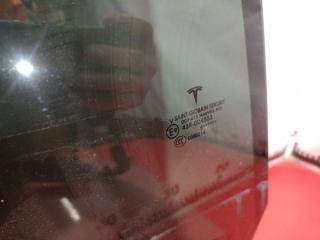Стекло двери заднее правое Model X 2016