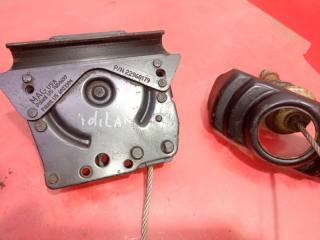 Крепление запасного колеса заднее Escalade 2015 ESV (L86) ENGINE GAS Крепление запасного колеса заднее Escalade 2015 ESV (L86) ENGINE GAS