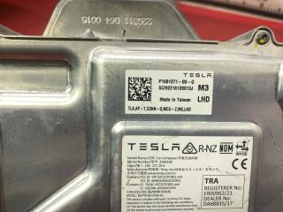 Блок управления навигацией Model 3 2022 Блок управления навигацией Model 3 2022