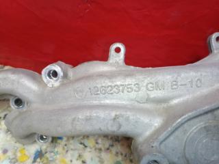 Корпус помпы Escalade 2015 ESV (L86) ENGINE GAS Корпус помпы Escalade 2015 ESV (L86) ENGINE GAS