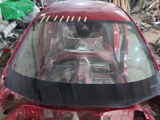 Фото запчасти стекло лобовое Mazda Mazda3 Hatchback 2020 Б/У запчасть Запчасть стекло лобовое Mazda Mazda3 Hatchback 2020